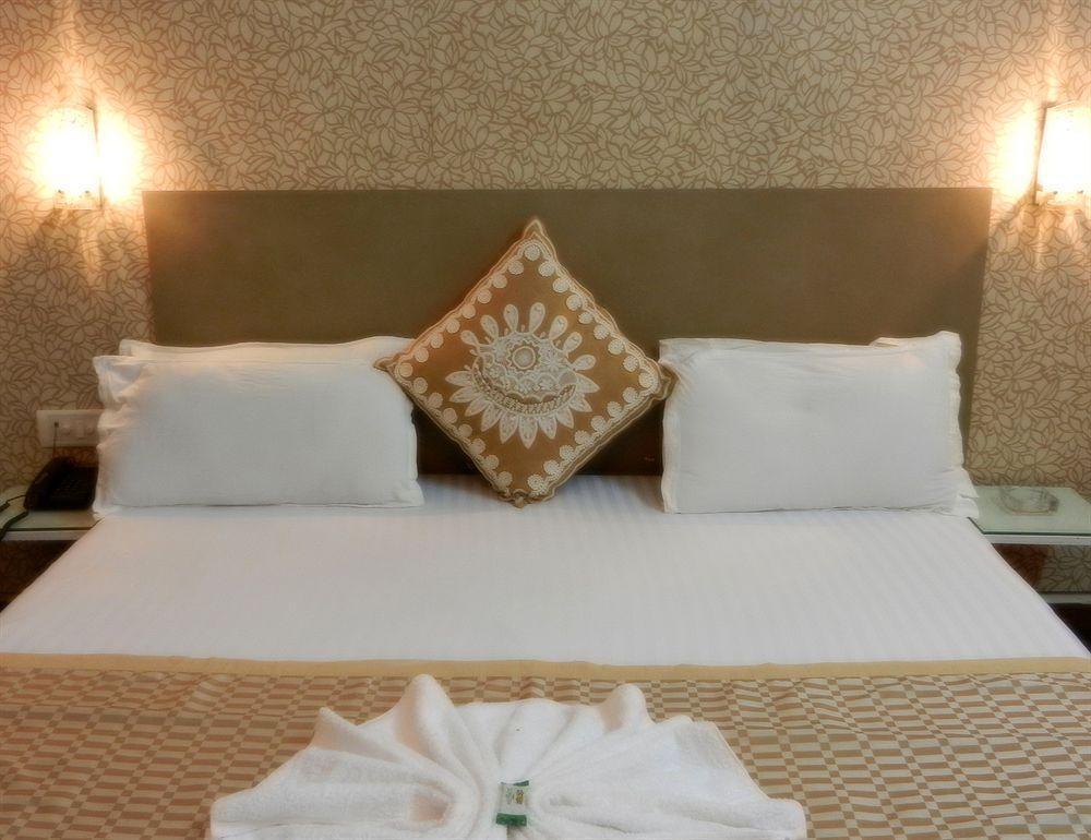 Fabhotel Prime Sarin Inn Heritage Benares Buitenkant foto