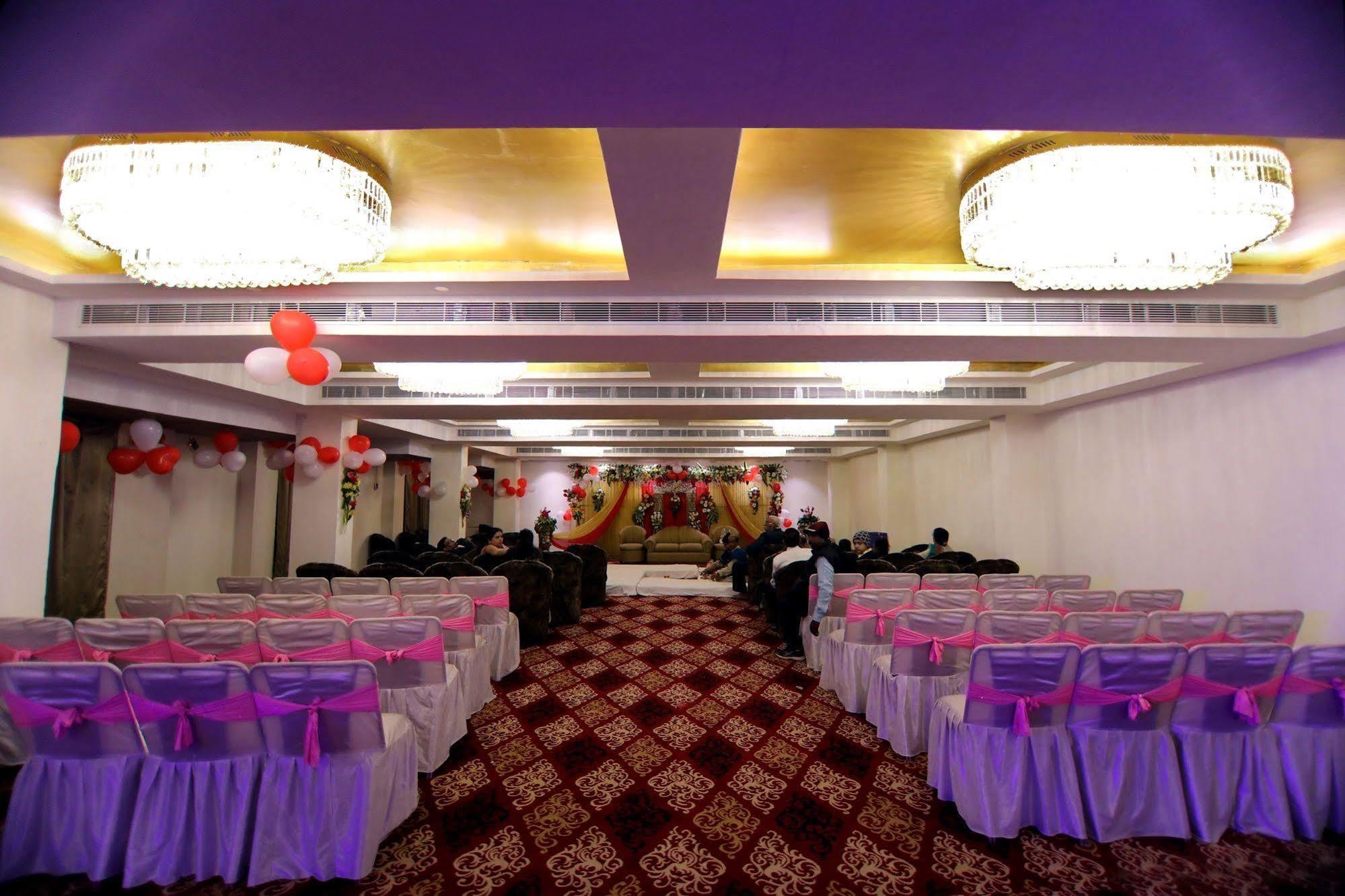 Fabhotel Prime Sarin Inn Heritage Benares Buitenkant foto